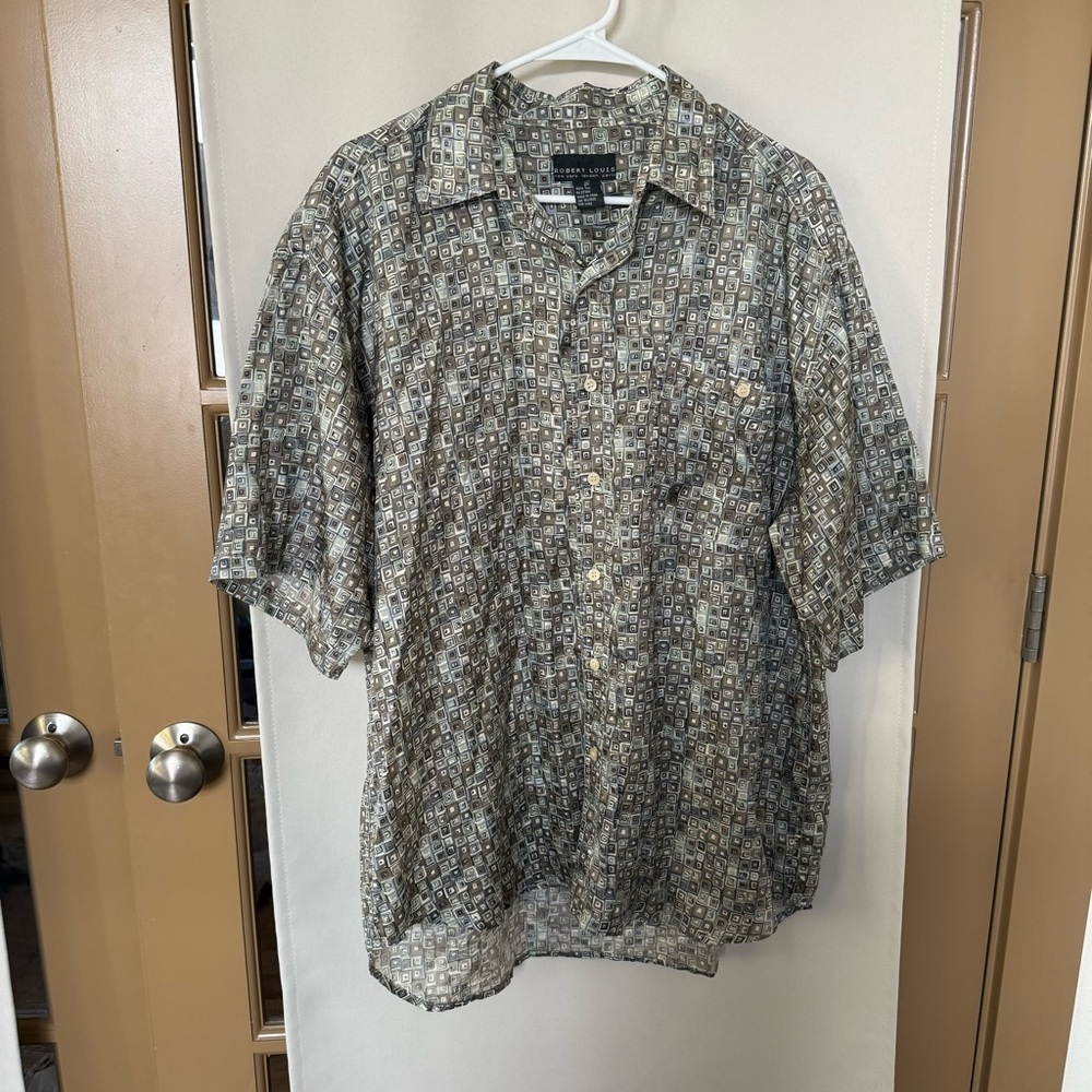 Robert Louis Men's XL Vintage 90's Silk Geometric Short Sleeve Button Up Shirt